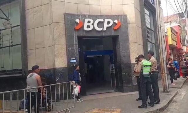 Aparece dueña del fajo de dinero hallado por Vigilante del BCP.