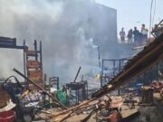 Incendio consume humilde vivienda; unidades de los bomberos de Huaral inoperativas. Incendio consume humilde vivienda; unidades de los bomberos de Huaral inoperativas.