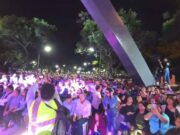 Mujer sufre descompensación en evento de inauguración en plaza de armas de Chancay Mujer sufre descompensación en evento de inauguración en plaza de armas de Chancay