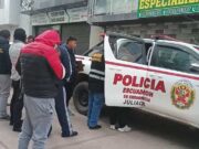 Detienen a tres policías por pedir coima de S/3 mil a motociclista. Tres agentes de la Policía Nacional del Perú (PNP) fueron detenidos por sus propios compañeros por, presuntamente, pedir una coima de tres mil soles a un motociclista en la ciudad de Juliaca.