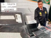 Cusco: Niño de 12 años roba 63 tablets de un colegio y su padre lo entrega a la policía. Cusco Niño de 12 años roba 63 tablets de un colegio y su padre lo entrega a la policía.