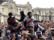 Famoso streamer Speed alborota a peruanos en su recorrido en el Centro de Lima.