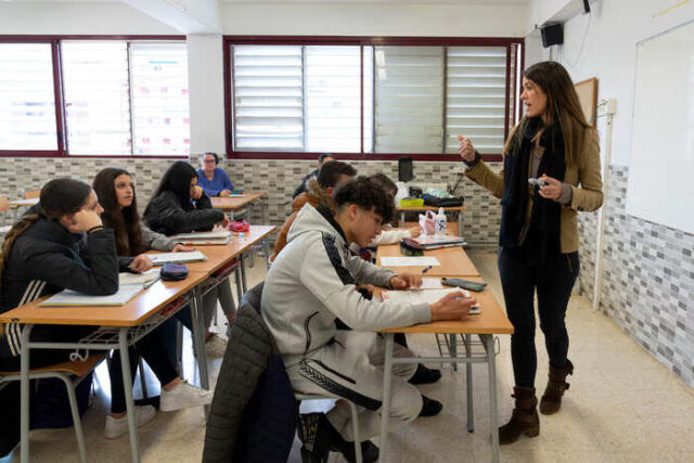 Reducción de Días de Clases en el Calendario Escolar 2025 en Perú.