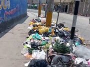 Vecinos denuncian acumulación de basura cerca al colegio Santa Teresita en Avenida Tres de Octubre de Huaral. Vecinos denuncian acumulación de basura cerca al colegio Santa Teresita en Avenida Tres de Octubre de Huaral.
