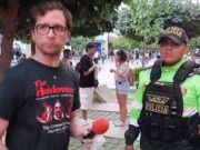Youtuber Henry Spencer se vuelve tendencia tras ser intervenido por la policía cuando regalaba ‘capibaras’ en la calle Youtuber Henry Spencer se vuelve tendencia tras ser intervenido por la policía cuando regalaba ‘capibaras’ en la calle