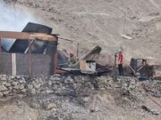 Voraz incendio consume dos viviendas en el Cerro Macatón, Huaral. Voraz incendio consume dos viviendas en el Cerro Macatón, Huaral.