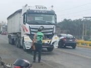 Caos vehicular en la vía Huaral – Aucallama tras accidente en puente San Blas Caos vehicular en la vía Huaral – Aucallama tras accidente en puente San Blas