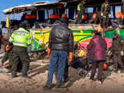 Choque de buses deja al menos 37 muertos y 39 heridos en Bolivia. Choque de buses deja al menos 37 muertos y 39 heridos en Bolivia.
