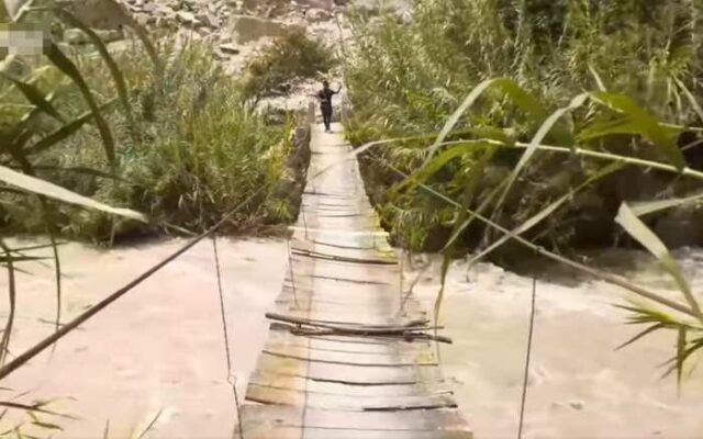 Huaral Pobladores exigen nuevo puente ante peligro de colapso del actual.