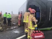 Bus interprovincial Emmanuel vuelca en la Variante de Pasamayo con más de 40 pasajeros. Bus interprovincial Emmanuel vuelca en la Variante de Pasamayo con más de 40 pasajeros.