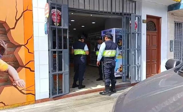 Cliente engaña a boticaria y roba más de 600 soles en productos de farmacia.