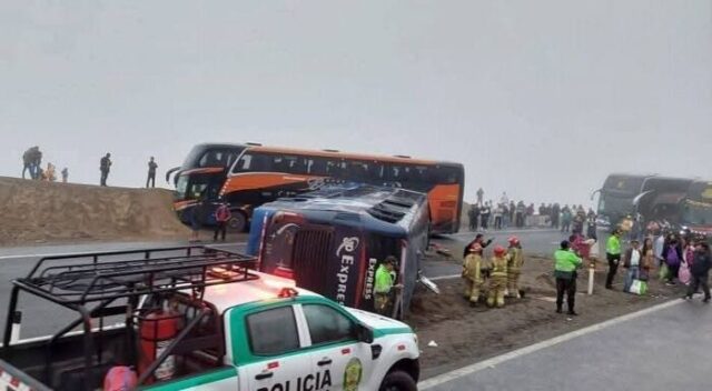 Grave choque múltiple en la Variante de Pasamayo deja un muerto y 33 heridos