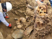 Hallan entierro milenario de la cultura Chancay durante instalación de gas en Puente Piedra. Hallan entierro milenario de la cultura Chancay durante instalación de gas en Puente Piedra.