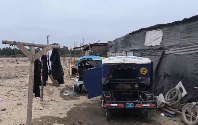 Huaral Delincuentes incendian dos mototaxis y roban motolineal en la Caporala 2.