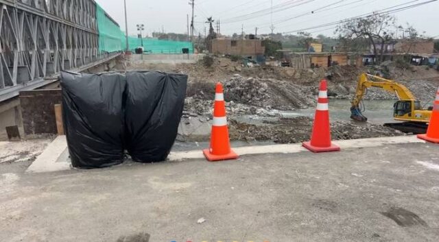 Chancay continúa demolición de puente colapsado mientras investigan responsabilidades.