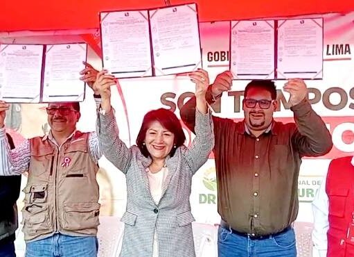 Huaral: Gobierno Regional entrega cemento y firma convenio para formalización de terrenos agrícolas Huaral Gobierno Regional entrega cemento y firma convenio para formalización de terrenos agrícolas
