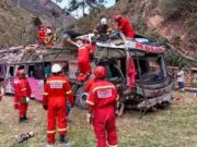 Tarma: 17 muertos y 24 heridos deja volcadura de Molibus que iba de Lima a Chanchamayo Tarma 17 muertos y 24 heridos deja volcadura de Molibus que iba de Lima a Chanchamayo
