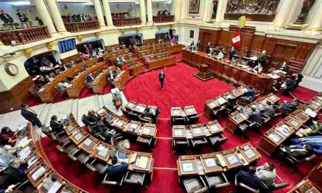 Congreso aprueba que parlamentarios puedan hacer proselitismo en semana de representación