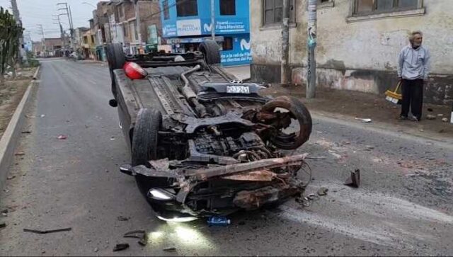 Huaral Auto quedó con las llantas arriba tras volcadura en la curva de Esquivel.