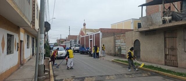 Huaral Sentenciados realizaron jornada de servicio comunitario en la Parroquia Nuestra Señora de Guadalupe.