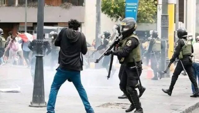 Miles de trabajadores protestaron contra ley de reforma del sistema de pensiones