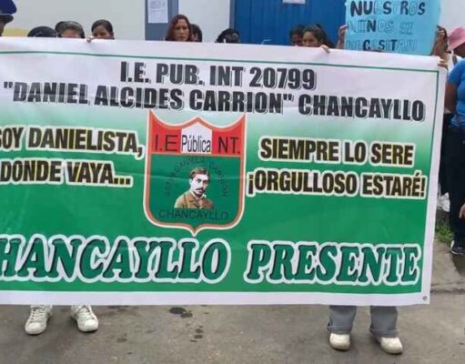 Padres de familia protestan en UGEL N.° 10 y exigen autorización para contar con personal de apoyo en inicial Padres de familia protestan en UGEL N.° 10 y exigen autorización para contar con personal de apoyo en inicial