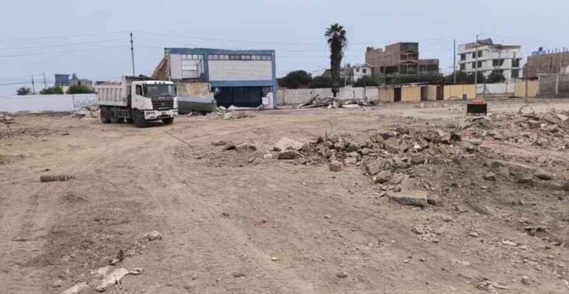 Realizan demolición de colegio 21008 para su moderna reconstrucción en Chancay