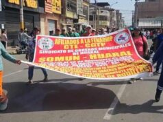Obreros municipales de Huaral realizaron marcha de protesta en Huaral Obreros municipales de Huaral realizaron marcha de protesta en Huaral