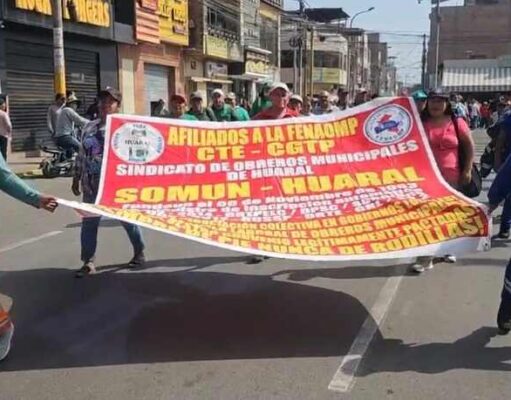 Obreros municipales de Huaral realizaron marcha de protesta en Huaral Obreros municipales de Huaral realizaron marcha de protesta en Huaral