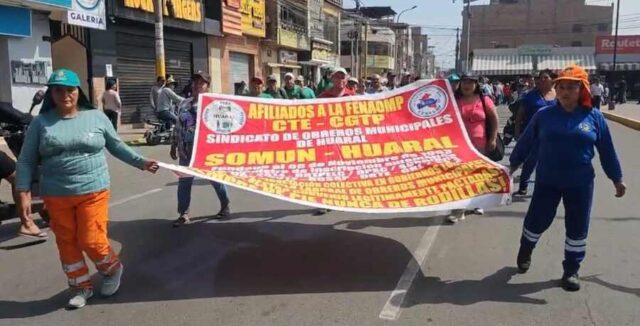 Obreros municipales de Huaral realizaron marcha de protesta en Huaral