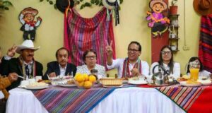 Roberto Sánchez llegó a Huaral para disfrutar desayuno electoral con su familia. Roberto Sánchez llegó a Huaral para disfrutar desayuno electoral con su familia.