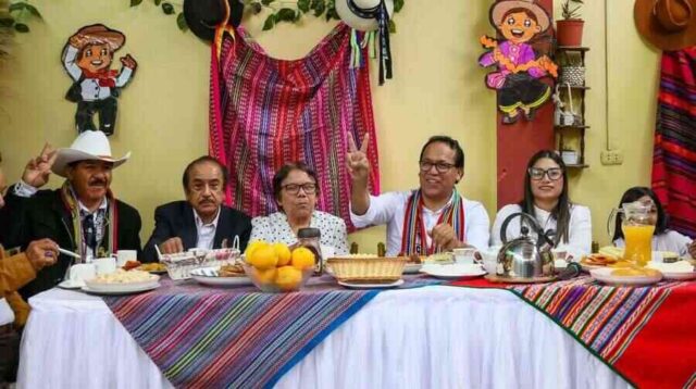 Roberto Sánchez llegó a Huaral para disfrutar desayuno electoral con su familia.