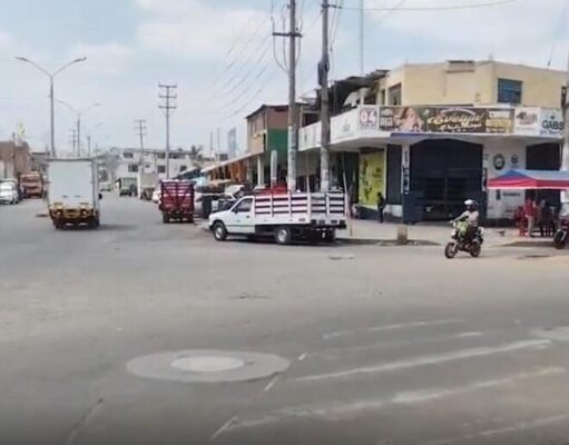 Denuncian peligro por falta de semáforo y señalización en concurrida intersección de Huaral Denuncian peligro por falta de semáforo y señalización en concurrida intersección de Huaral