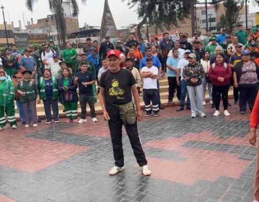 Trabajadores municipales de Huaral se movilizan y exigen respeto a sus derechos laborales Trabajadores municipales de Huaral se movilizan y exigen respeto a sus derechos laborales